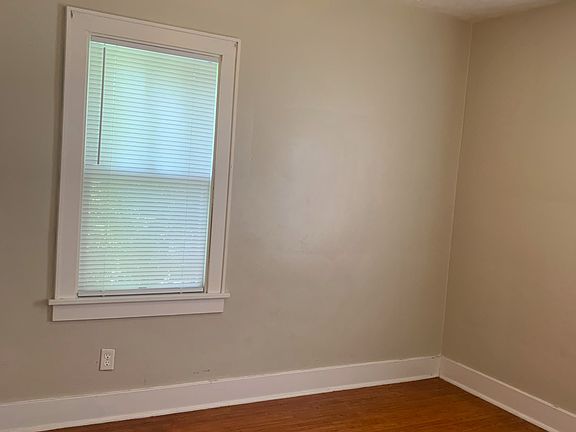 5th image of 2037 W Richwoods Blvd