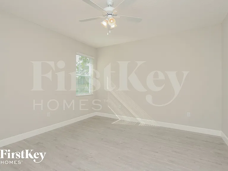 542 Reading St SE — Photo 8