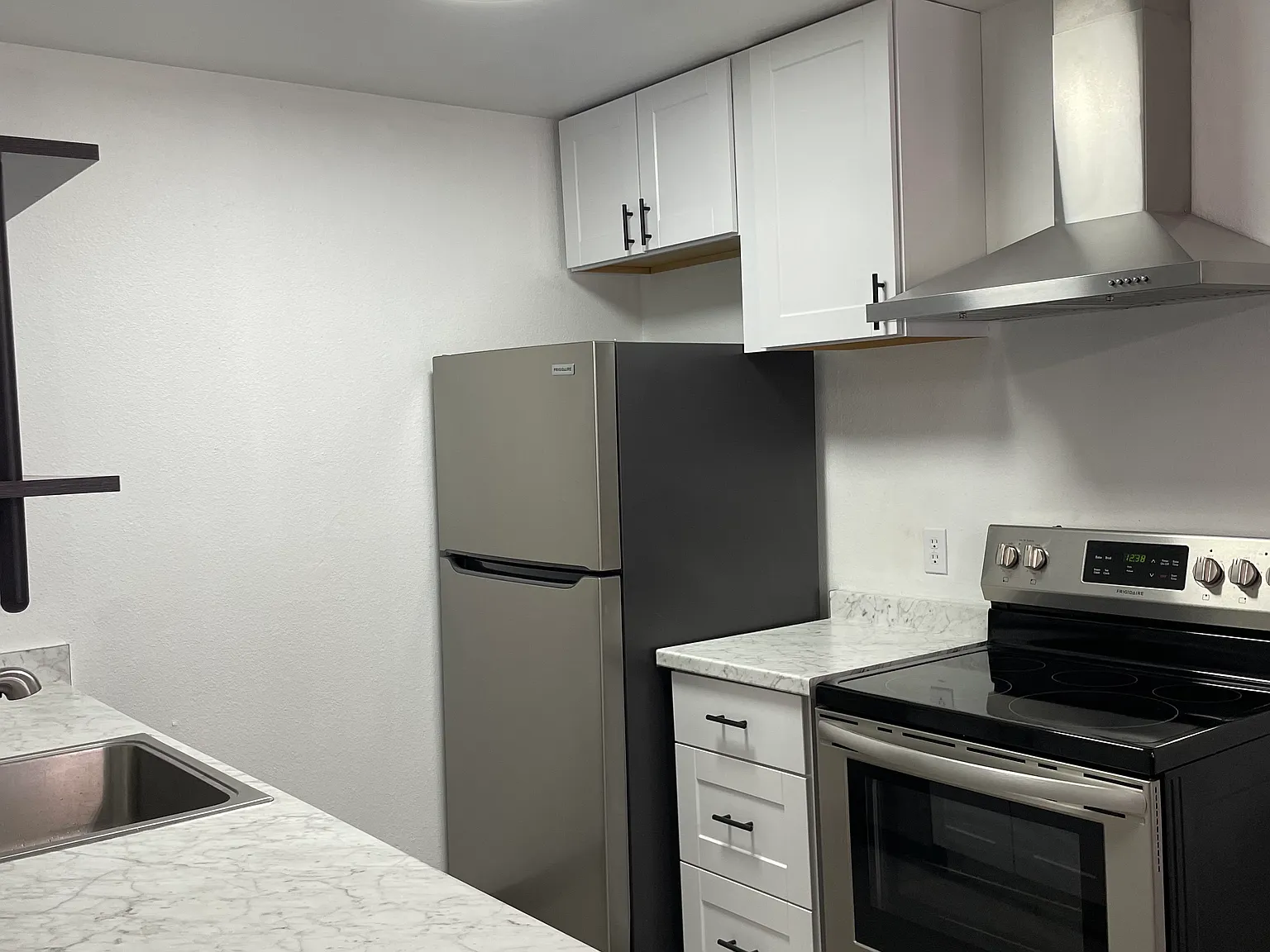 3 bed, 760 sqft, $850 — Photo 1