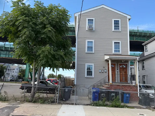 74 Chestnut St, Chelsea, MA 02150