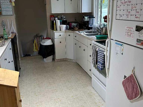 3rd image of 602 6th Ave
