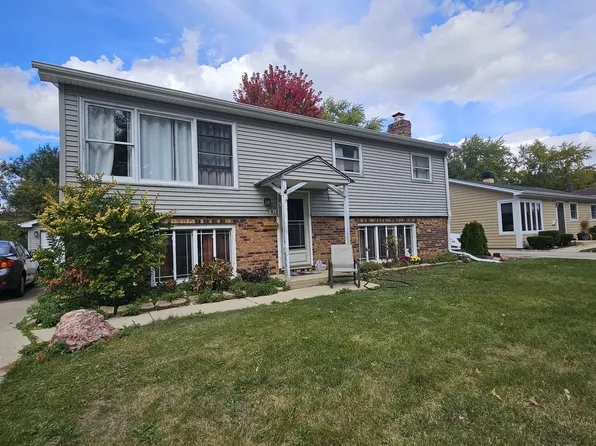 534 Bobby Ln, Mundelein, IL 60060