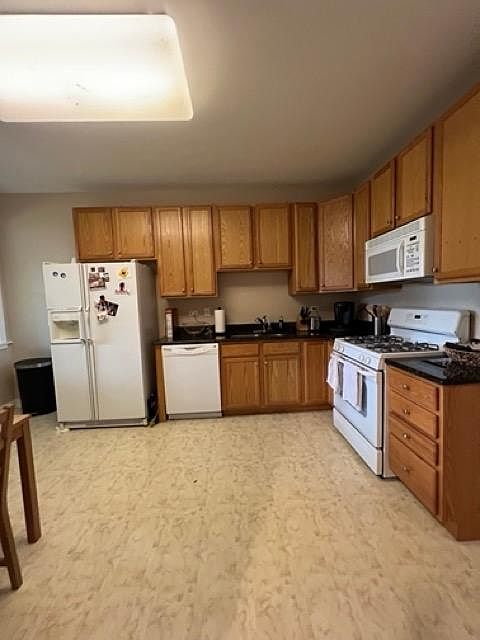 1st image of 1843 W Armitage Ave #1