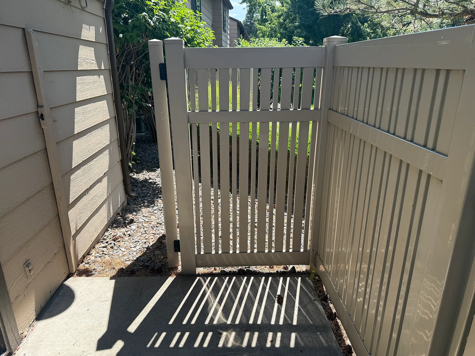1 bed, 1.5 bath, 900 sqft, $1,800 — Photo 2