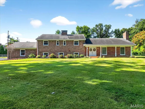 10268 Ridgelynn Dr, Saint Louis, MO 63124