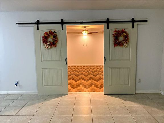 5th image of 4323 Princeton Ave