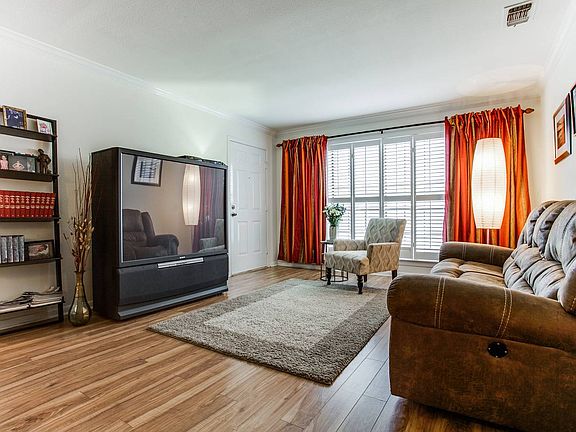 5th image of 2611 Eisenhauer Rd APT 1303