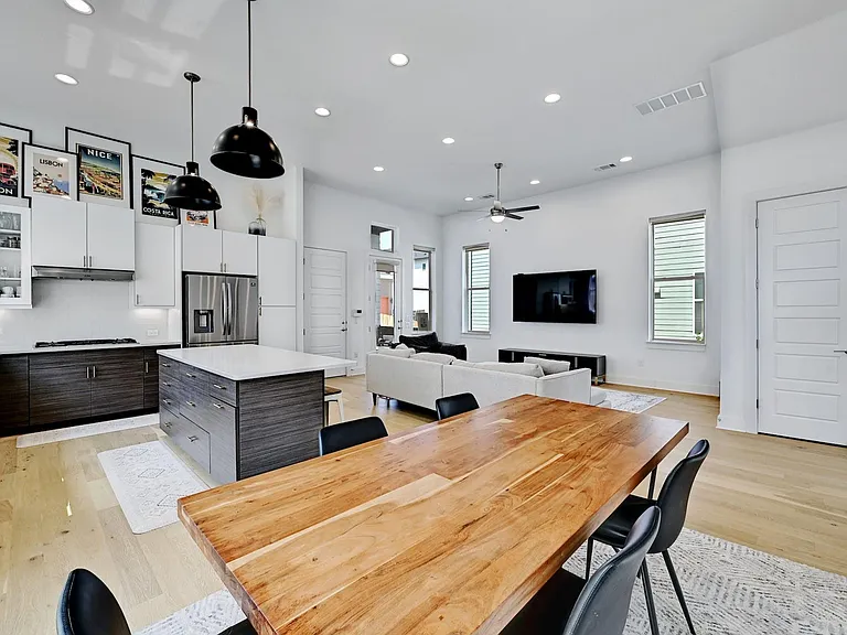7329 Cordoba Dr — Photo 6