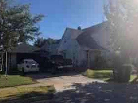 2nd image of 389 E Market St