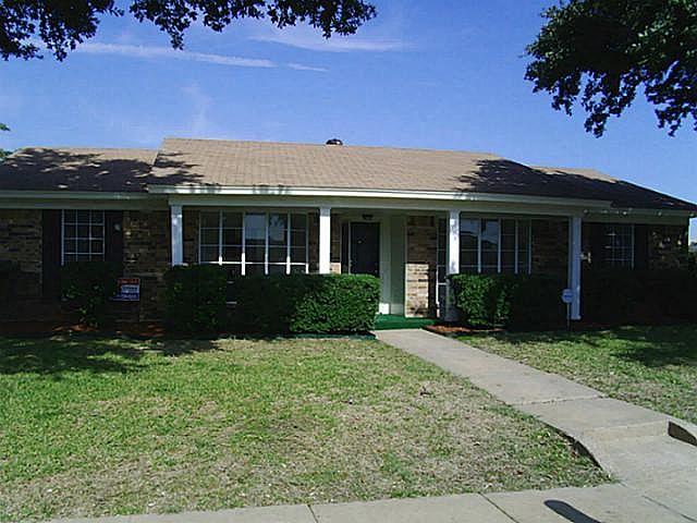 1st image of 1701 Goliad Dr
