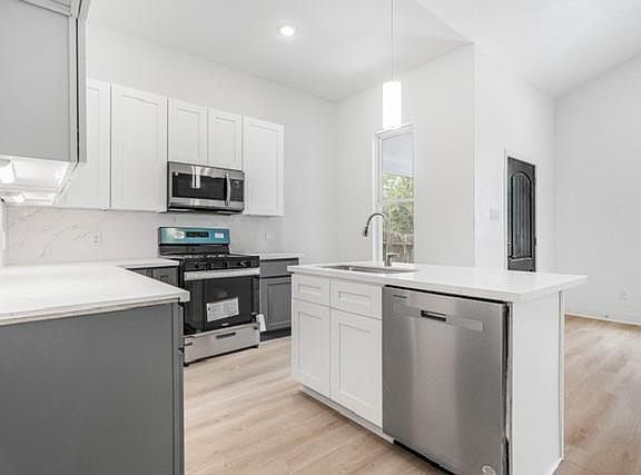 4th image of 5306 Ridgeway Dr #A
