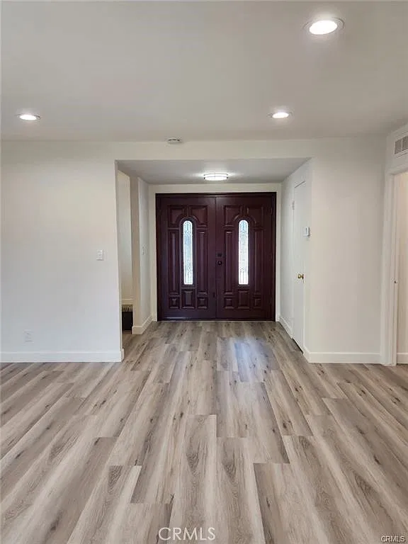 3 bed, 1718 sqft, $4,950 — Photo 3