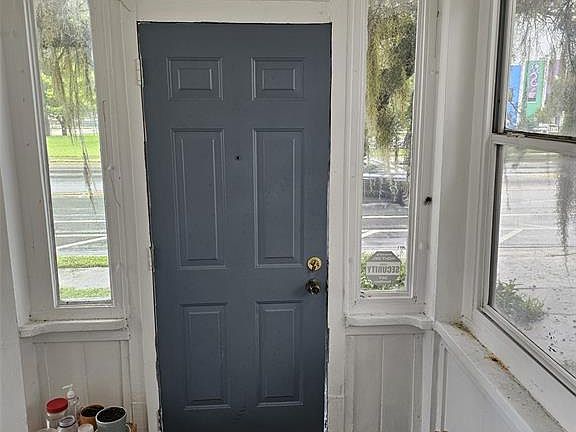 4th image of 619 NE 8TH AVENUE