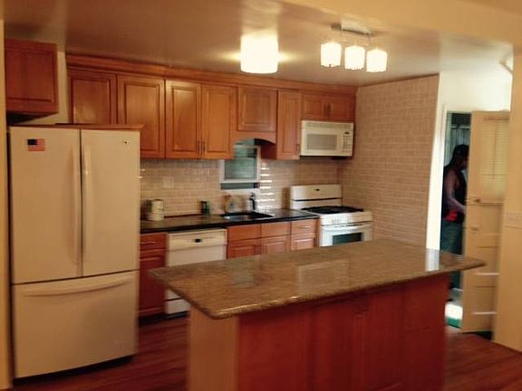 5th image of 113-10 107 Ave