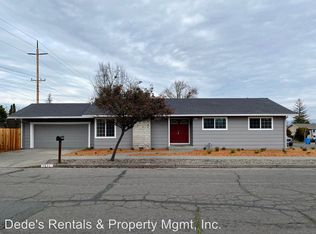 1671 Clover Dr, Santa Rosa, CA 95401