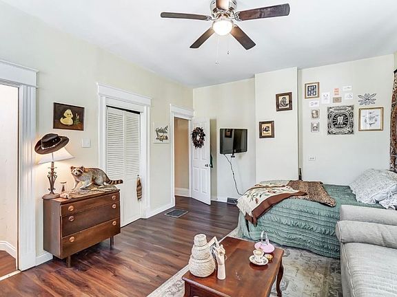 5th image of 137 Parker St #1