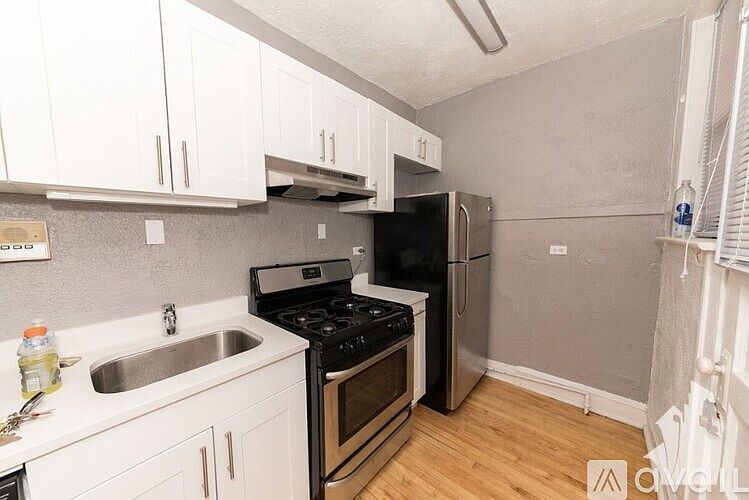 1st image of 629 W Cornelia Ave #29-3N