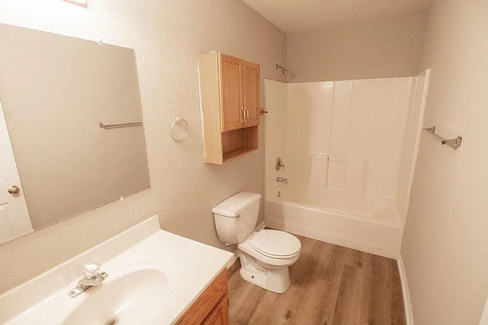 Waterloo Dr - 4516-... — Photo 4