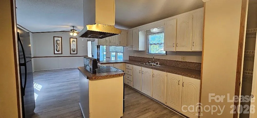 2935 Cedarvale Rd — Photo 3