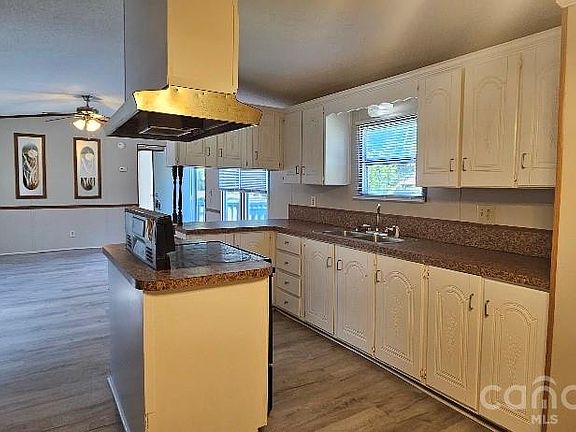 3rd image of 2935 Cedarvale Rd