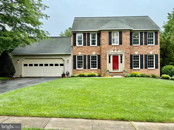 1003 Meadowgreen Dr, Mount Airy, MD 21771