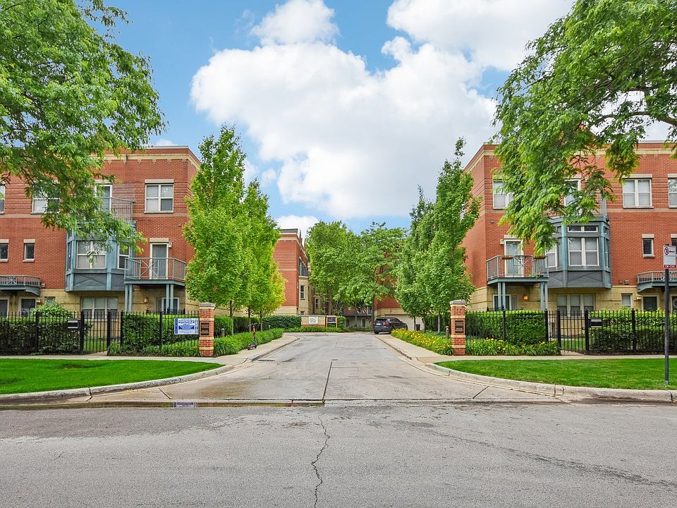 1st image of 4530 S Woodlawn Ave Unit 303