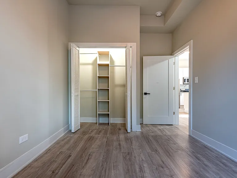 2837 W Lexington St #2R — Photo 17