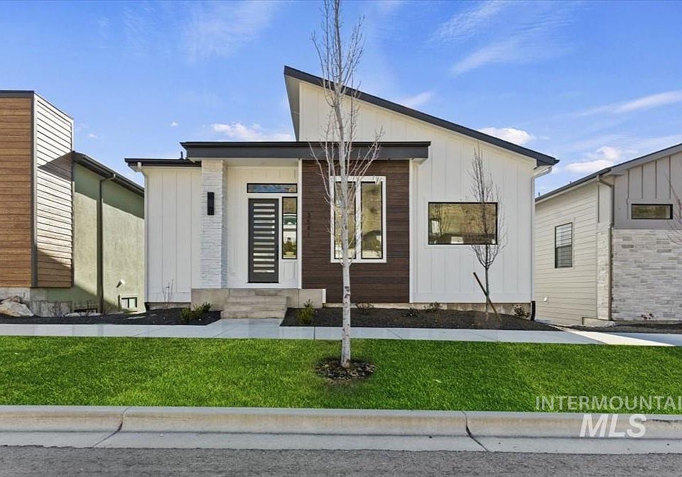1st image of 3541 E Warm Springs Ave