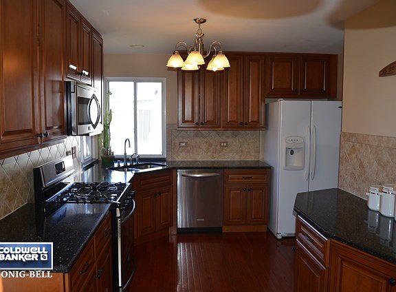 3rd image of 750 Fieldstone Dr
