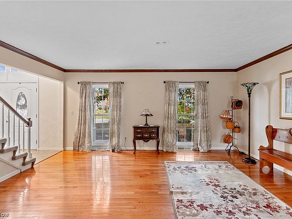 5th image of 17905 Saratoga Trl