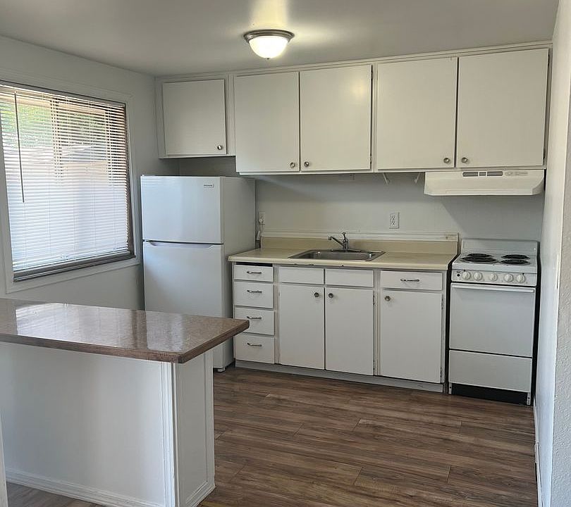 1st image of 1403-1407 S 18th Ave #3