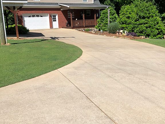 3rd image of 216 Praters Creek Rd