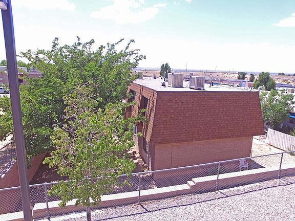 2nd image of 3600 Bryn Mawr Dr NE