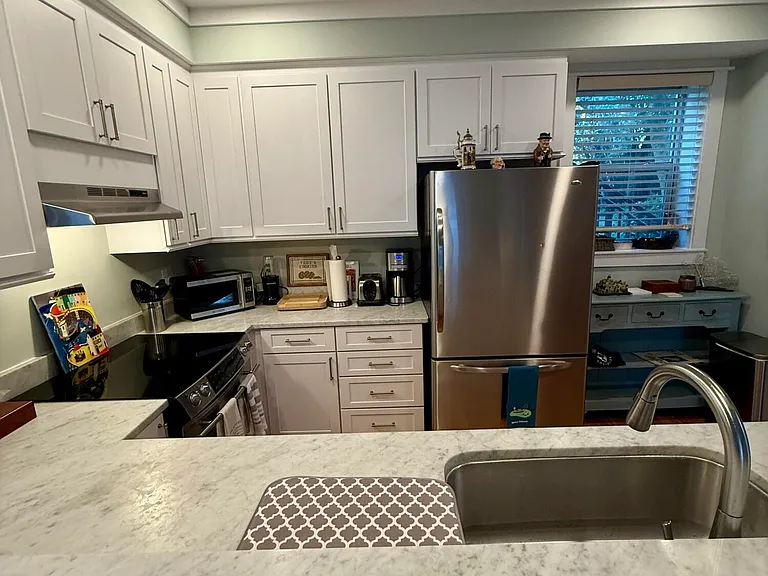 359 Ahern St — Photo 6