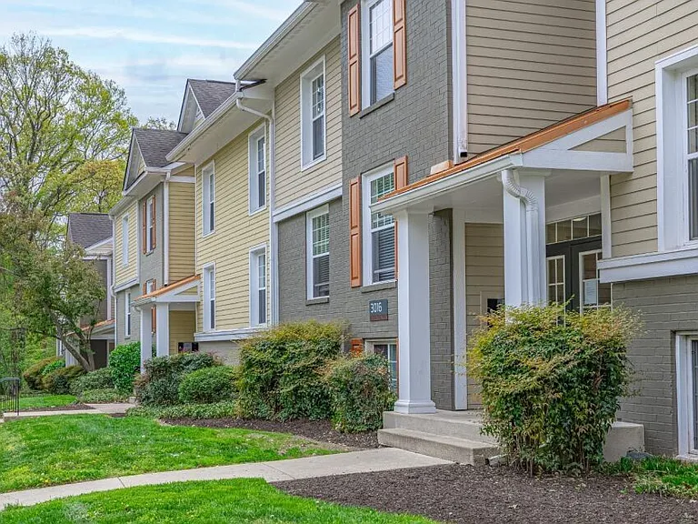 Ellicott Grove — Photo 45
