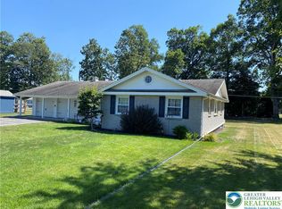 1035 Shadow Oaks Ln, Slatington, PA 18080