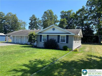 1035 Shadow Oaks Ln, Slatington, PA, 18080