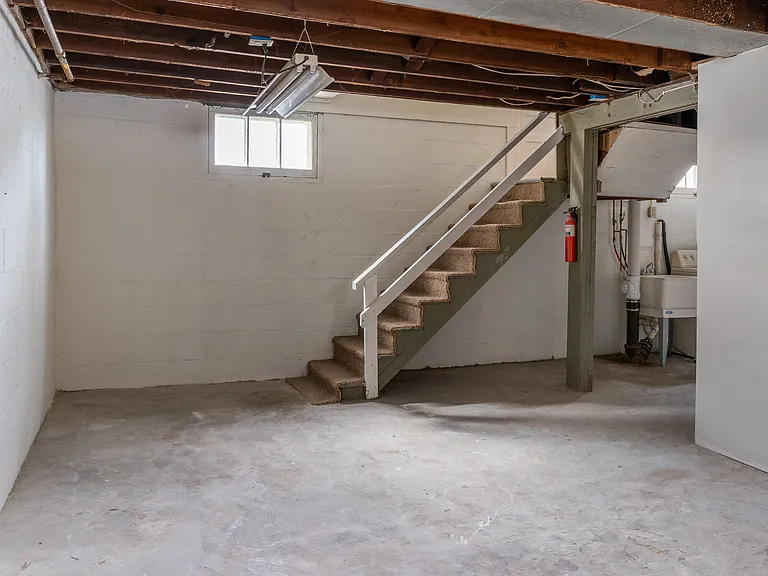 712 W 22nd St — Photo 14