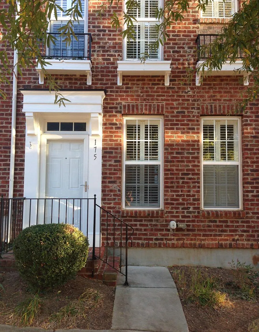 2 bed, 2.5 bath, 1152 sqft, $1,695 — Photo 1