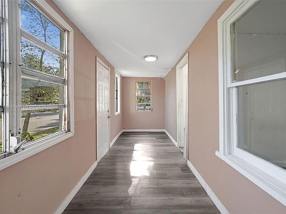 4th image of 145 Frow Ave