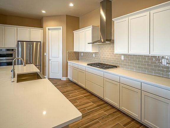 Kitchen - Marilyn II Holly Estates