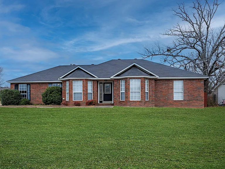 1400 Plumbark Dr — Photo 1