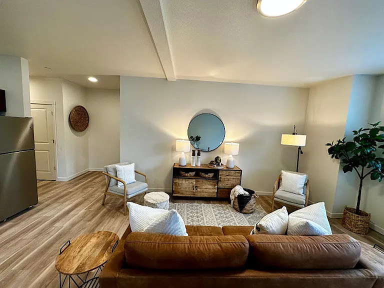 Anderson Court — Photo 8