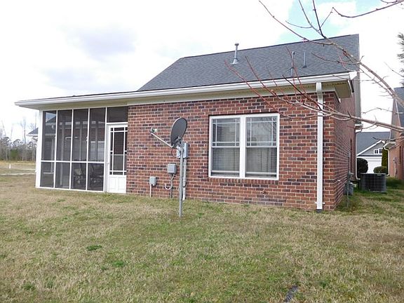 3rd image of 127 Savannah Cir N