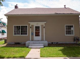 207 Fairchild St, Iowa City, IA 52245