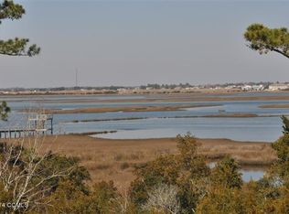 10004 Coast Guard Rd, Emerald Isle, NC 28594