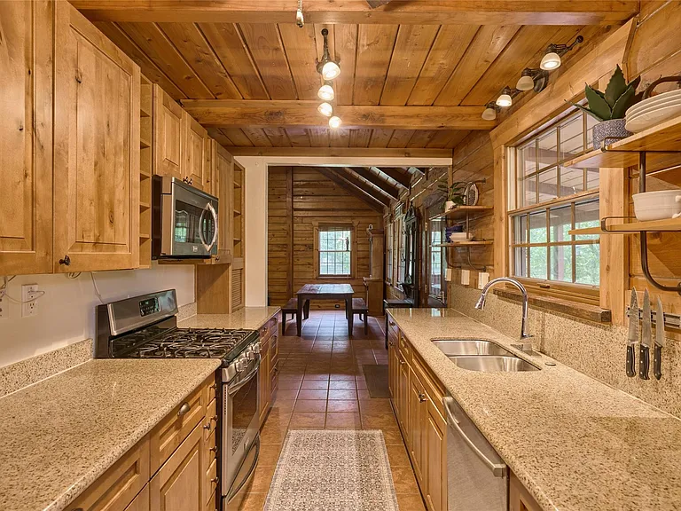 18233 Country Place Dr — Photo 9