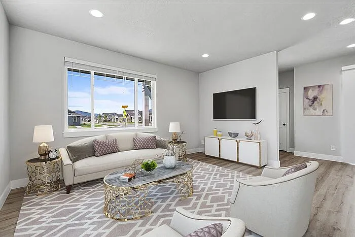5 bed, 3.0 bath, 2102 sqft, $2,900 — Photo 3