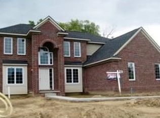 863 Glen Meadows Dr, South Lyon, MI 48178