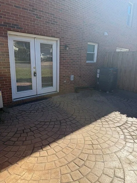 3 bed, 2.5 bath, $1,200 — Photo 2